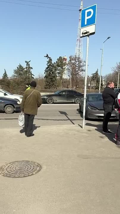 Сразу три машины не поделили перекресток у «Динамо» в Луганске