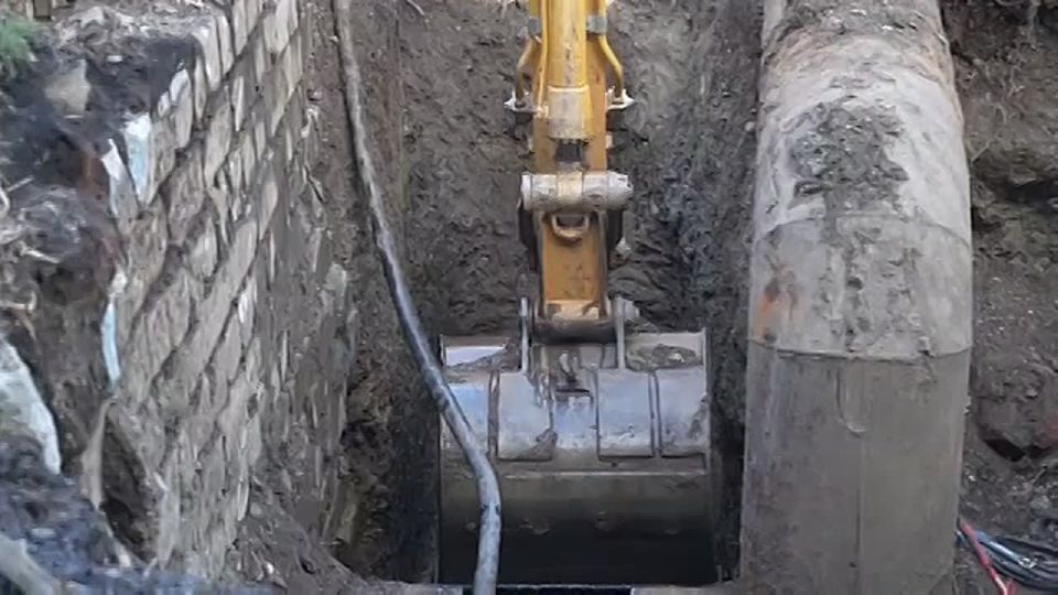 Началась реконструкция насосной станции, через которую подается вода для жителей Антрацита и Красного Луча