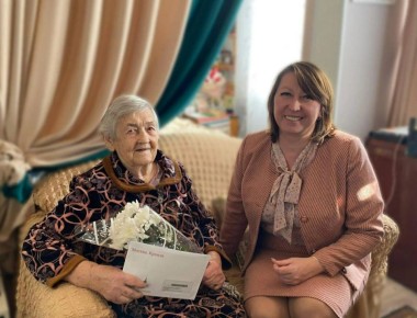 Путин поздравил с 97-летием жительницу Антрацитовского района