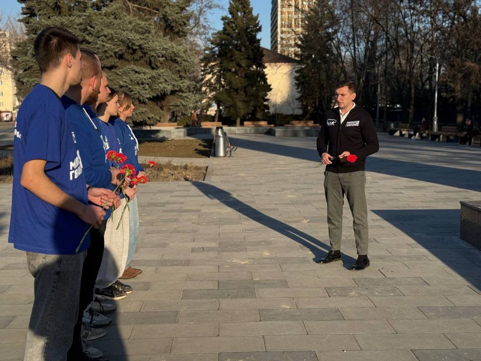 В Луганске почтили память жертв удара Вооруженных формирований Украины по Брянску