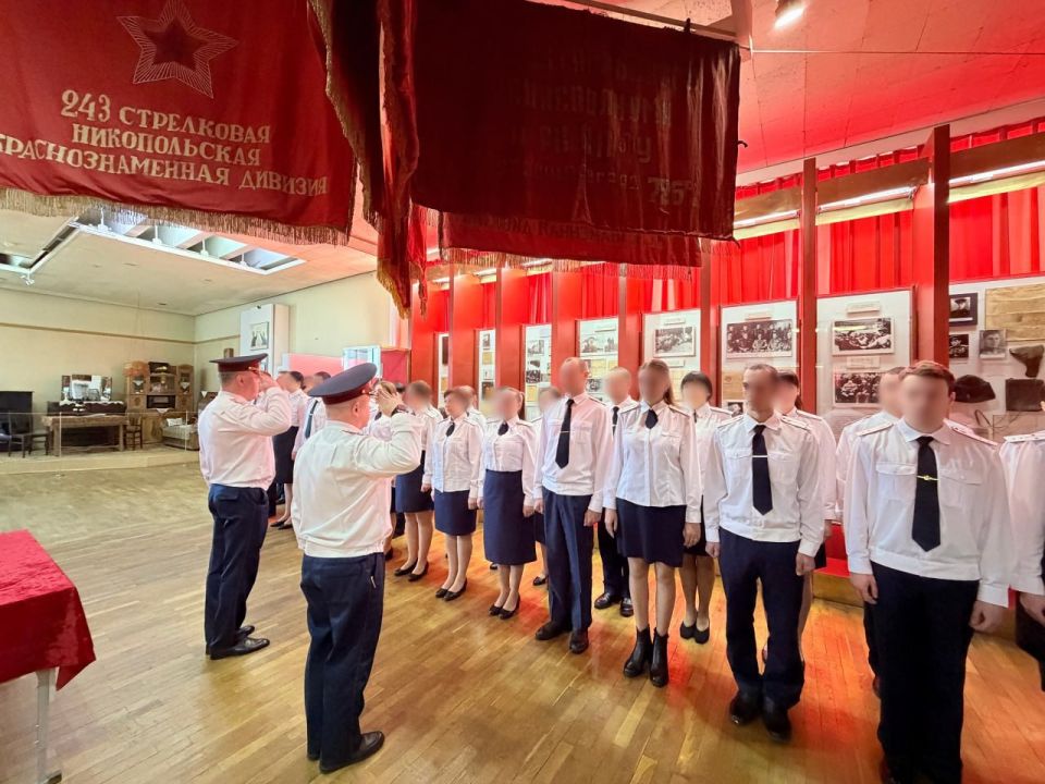 В УФСИН России по Луганской Народной Республике состоялась торжественная церемония приведения к Присяге молодых сотрудников