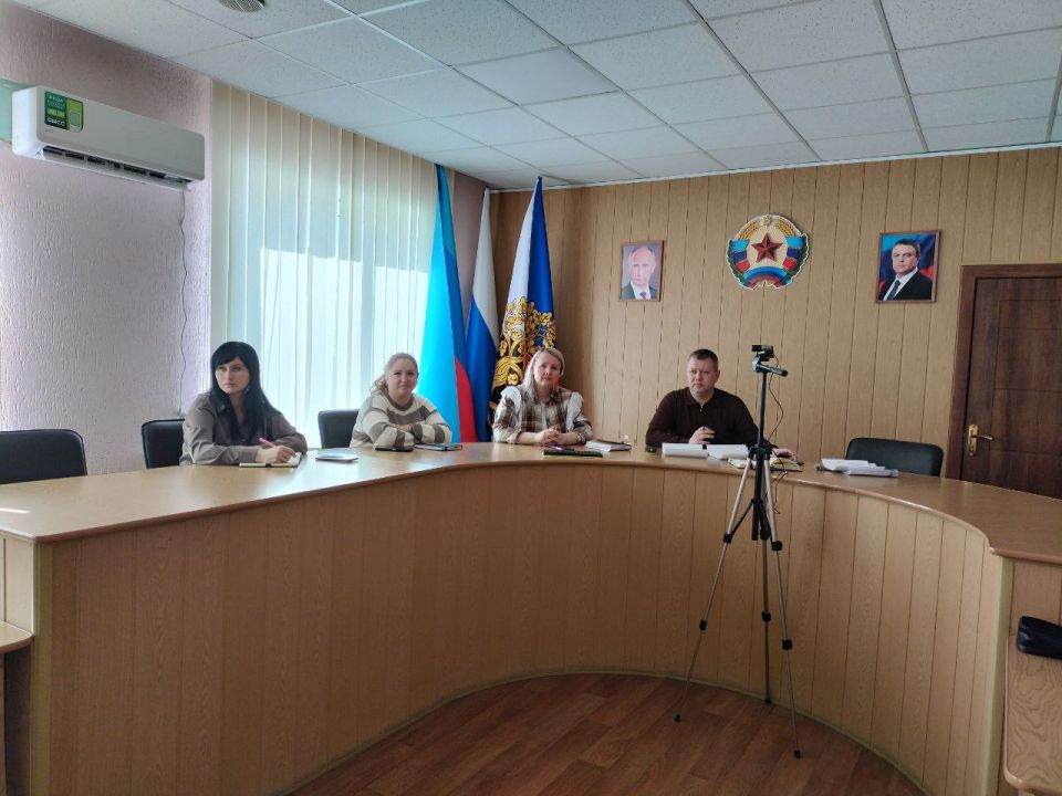 Сегодня в режиме ВКС состоялось совещание, организованное Министерством строительства и жилищно-коммунального хозяйства Луганской Народной Республики по вопросу проведения в 2026 году Всероссийского голосования по отбору...