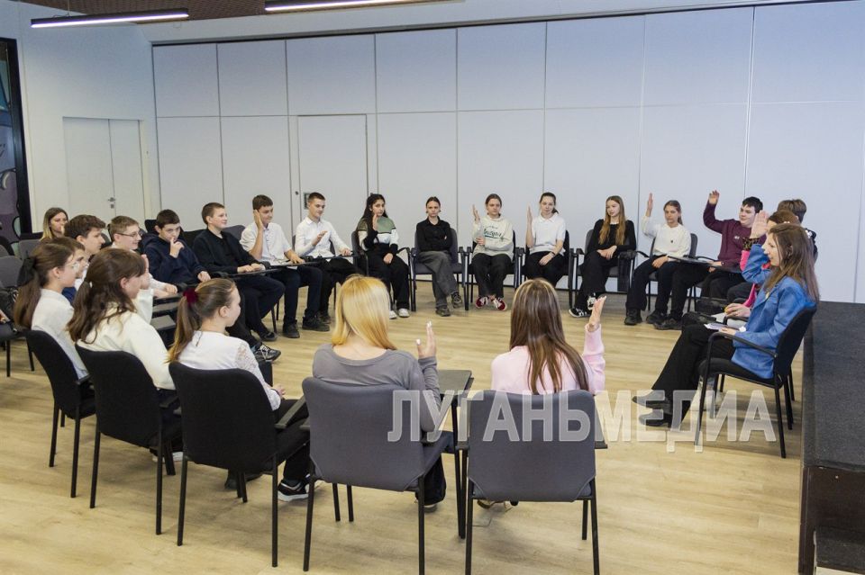 Единороссы организовали лекции по кибербезопасности для школьников