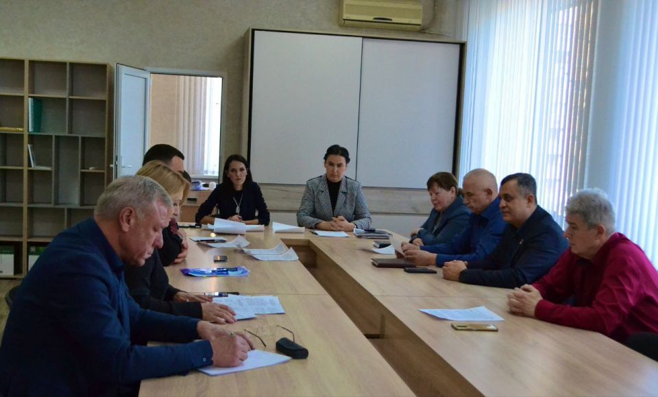 В Совете города Луганска состоялось заседание постоянных комиссий