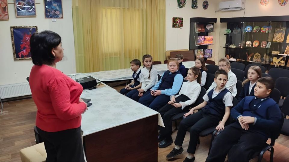 12 марта ученики начальных классов Краснолучской школы № 10 им. А.С. Пушкина посетили Краснолучский краеведческий музей