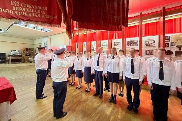 В УФСИН России по Луганской Народной Республике состоялась торжественная церемония приведения к Присяге молодых сотрудников