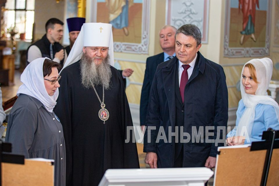 Леонид Пасечник: «Шесть отреставрированных старинных икон вернулись на Луганскую землю»