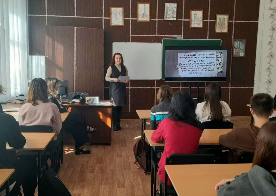 12 ����� � ����������� �������� (������� ����) ���������� ������ �������, ����������� ���������� ���� ��������������� ����������