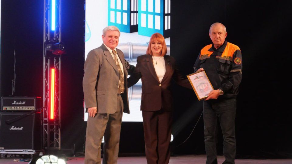 Яна Пащенко: В ДК им. Ленина состоялось торжественное мероприятие, посвященное Дню работника жилищно-коммунального хозяйства и бытового обслуживания населения