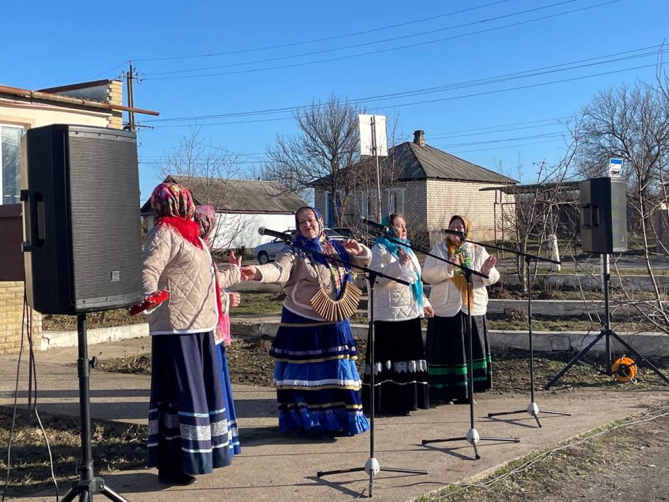 В поселке Таловое состоялась праздничная концертная программа