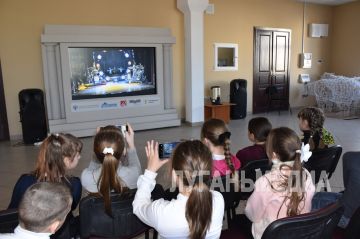 Продолжается знакомство первомайской детворы с постановками Калужских театров