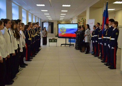 Сегодня в школе имени лётчика-космонавта Г.Т. Берегового состоялось торжественное открытие «Парты Героя» в честь советской лётчицы Валентины Степановны Гризодубовой