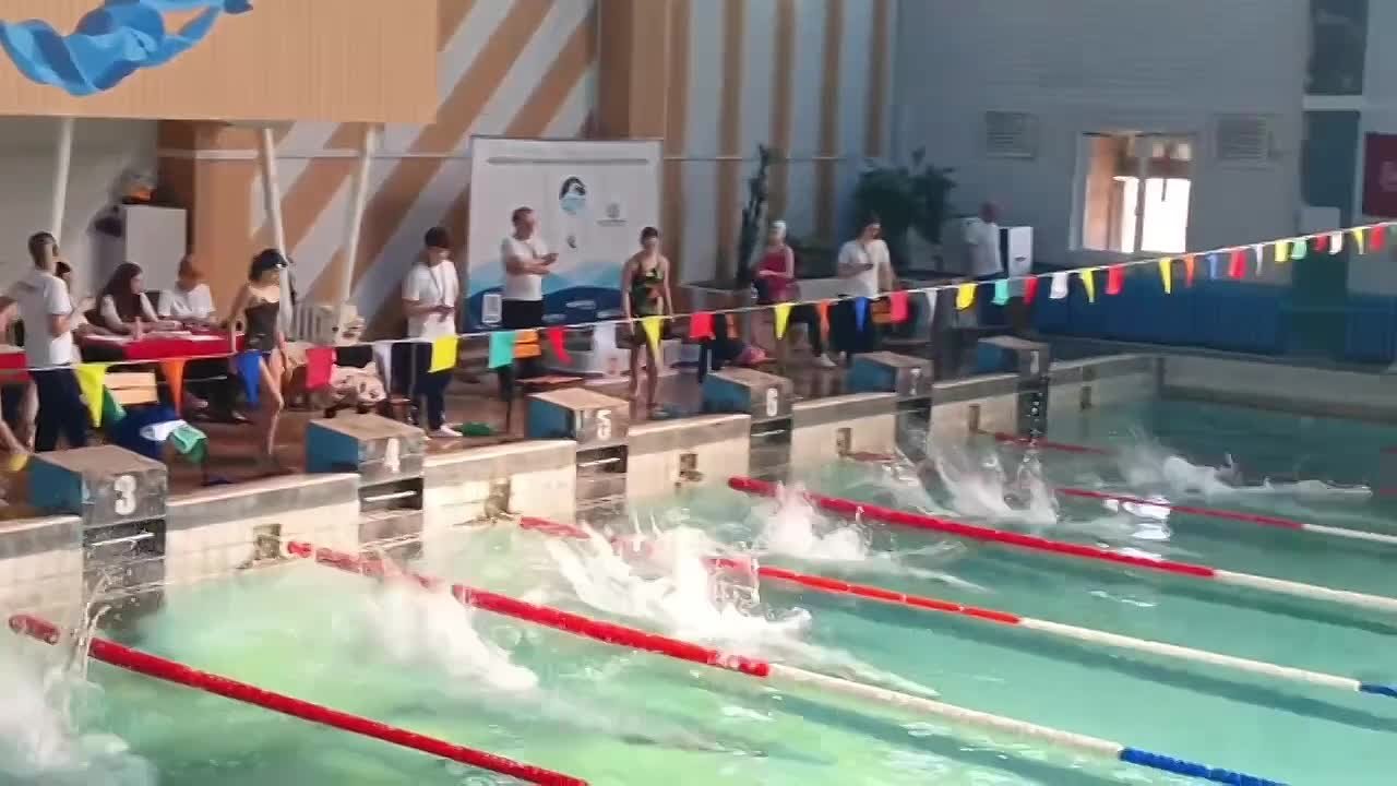 Спортсмены Краснодонщины великолепно выступили на первенстве по плаванию в городе Луганске