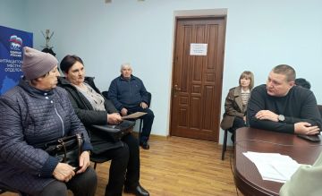 Глава Антрацитовского муниципального округа, Секретарь местного отделения партии «Единая Россия» Сергей Саенко провёл очередной еженедельный приём граждан