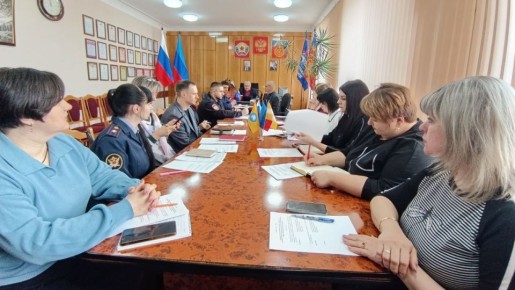 Под председательством главы Антрацитовского муниципального округа Сергея Саенко состоялось очередное заседание межведомственной комиссии по профилактике правонарушений, призванное выработать действенные меры по укреплению...