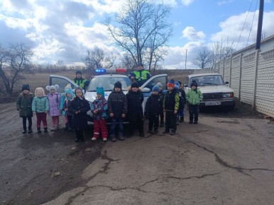 В гостях у дошколят: сотрудники Госавтоинспекции провели уроки безопасности в рамках акции «Весенние каникулы!»