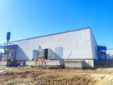 В здании патоморфологии Беловодской ЦРБ произвели укладку напольной плитки