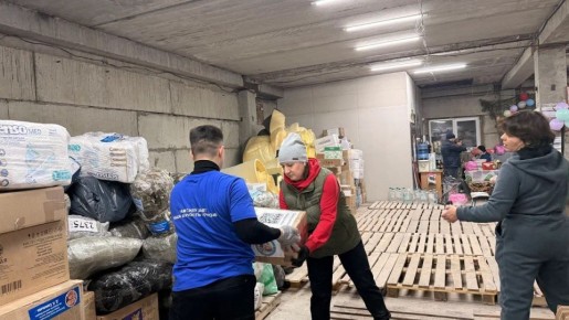 Активисты «Молодой Гвардии» города Новосибирска провели погрузку гуманитарной помощи в ЛНР