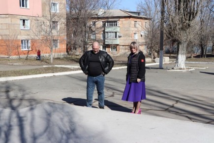 Наталия Жулинская: Продолжим благоустраивать территорию рядом со сценической площадкой в Ирмино