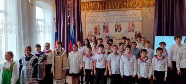 Перевальчане и оренбуржцы отметили День воссоединения Крыма с Россией