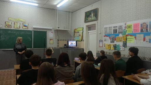 Специалистами отдела Территориального отделения Республиканского центра занятости населения ЛНР в городе Ровеньки была организована ярмарка учебных рабочих мест, для обучающихся выпускных классов Новодарьевской школы им....