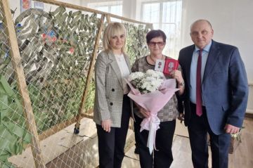 Волонтера Светлану Овчинникову наградили медалью «Волонтер России»