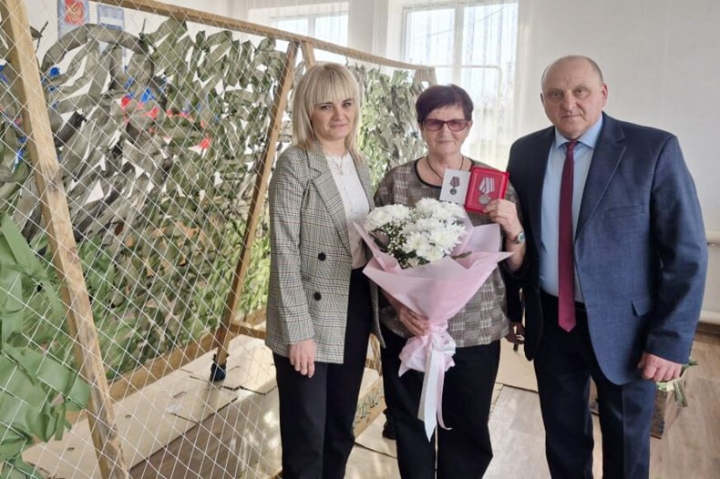 Волонтера Светлану Овчинникову наградили медалью «Волонтер России»