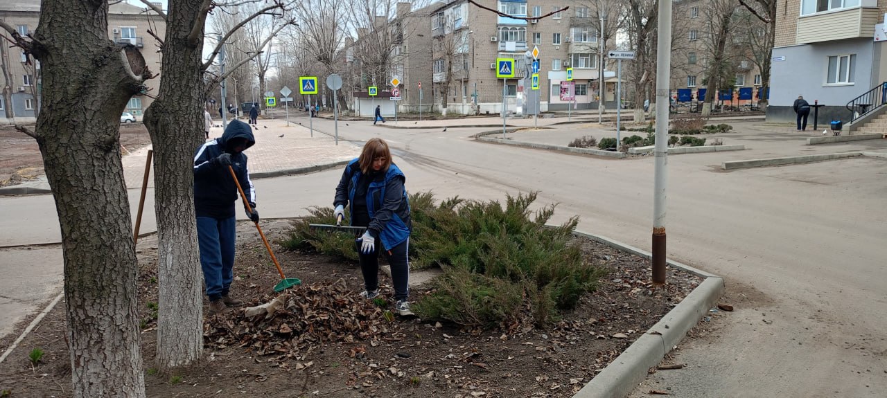 Весенний субботник в городе Молодогвардейске