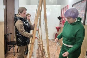 В пгт Шахтёрский открыт филиал волонтёрского пункта «Всё для Победы»