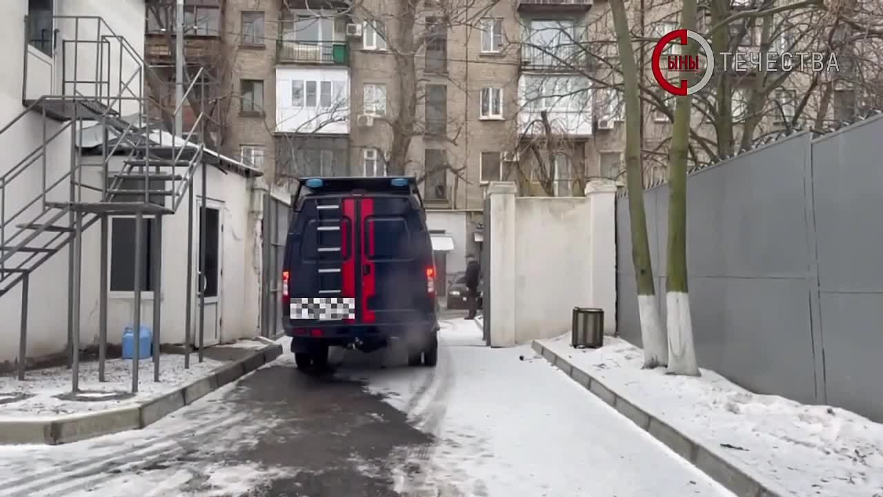 В Луганской Народной Республике офицеры 122 военного следственного отдела СК России передали гуманитарную помощь военнослужащим 6-й отдельной гвардейской мотострелковой Лисичанской казачьей бригады имени М.И. Платова