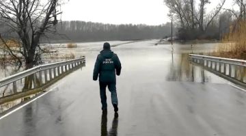 Три низководных моста остаются подтопленными в ЛНР