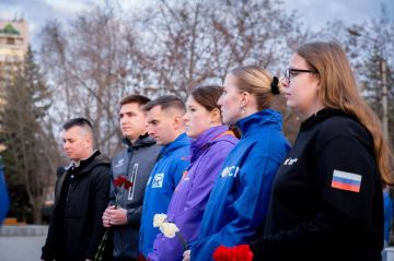 Луганск почтил память жертв трагедии в «Крокус Сити Холле»