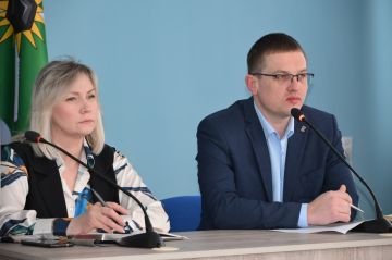 Евгений Морозов: Новая рабочая неделя в Администрации Брянки стартовала с расширенного аппаратного совещания