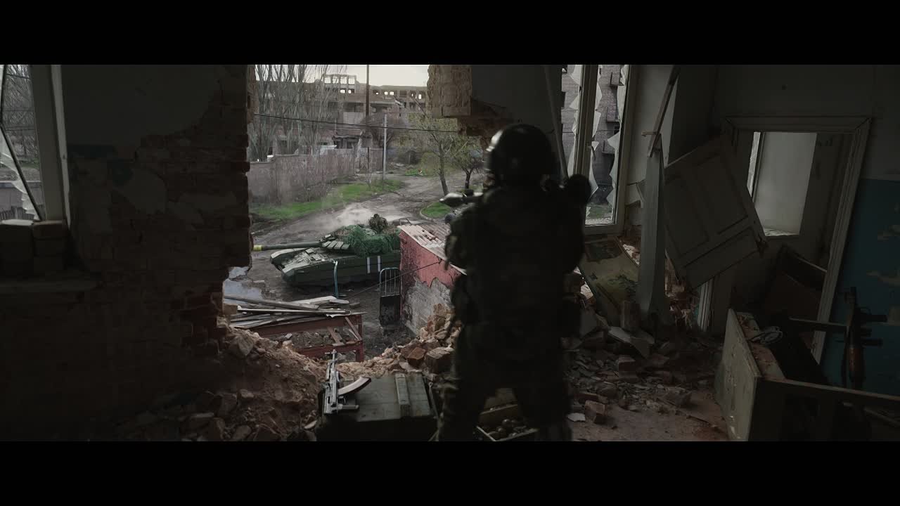 В кинотеатрах идёт прокат художественного фильма «Малыш»