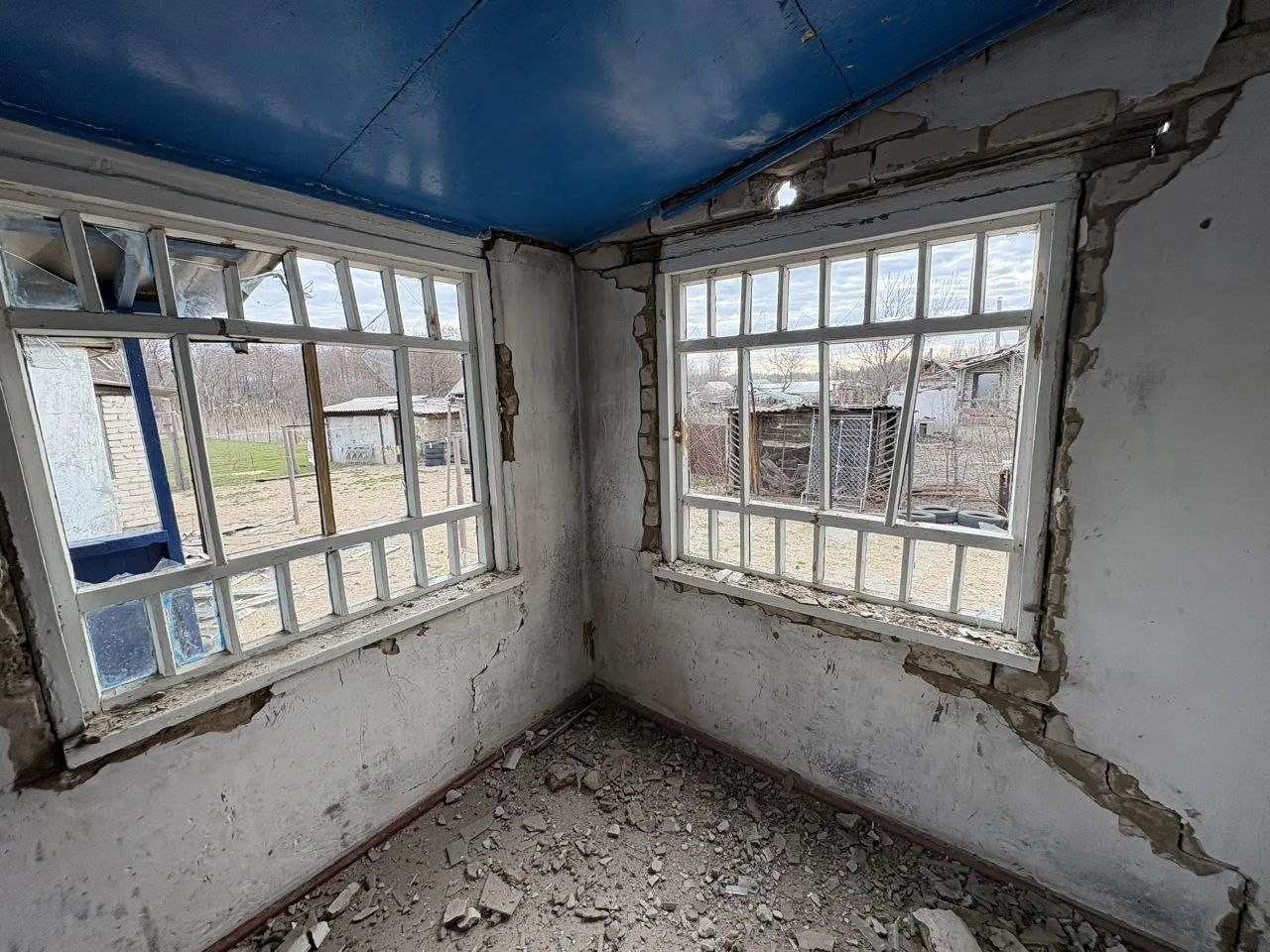 Ночью ВСУ атаковали Станично-Луганский округ