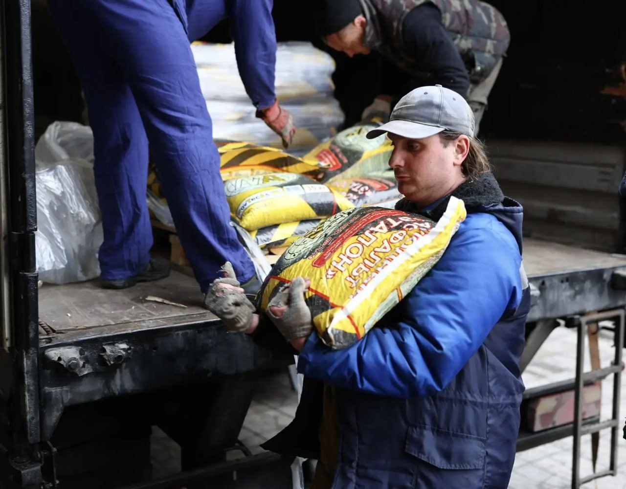 Татарстан доставил в Лисичанск стройматериалы и оборудование для восстановления города