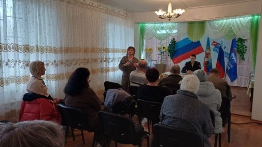 В пгт Дубовский прошла встреча жителей с участковым уполномоченным полиции