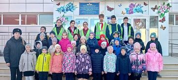 Пешеходная экскурсия «Безопасный путь домой» для первоклассников в преддверии весенних каникул