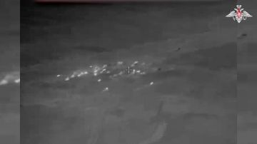 Военнослужащие ВС РФ бьют врага в зоне спецоперации