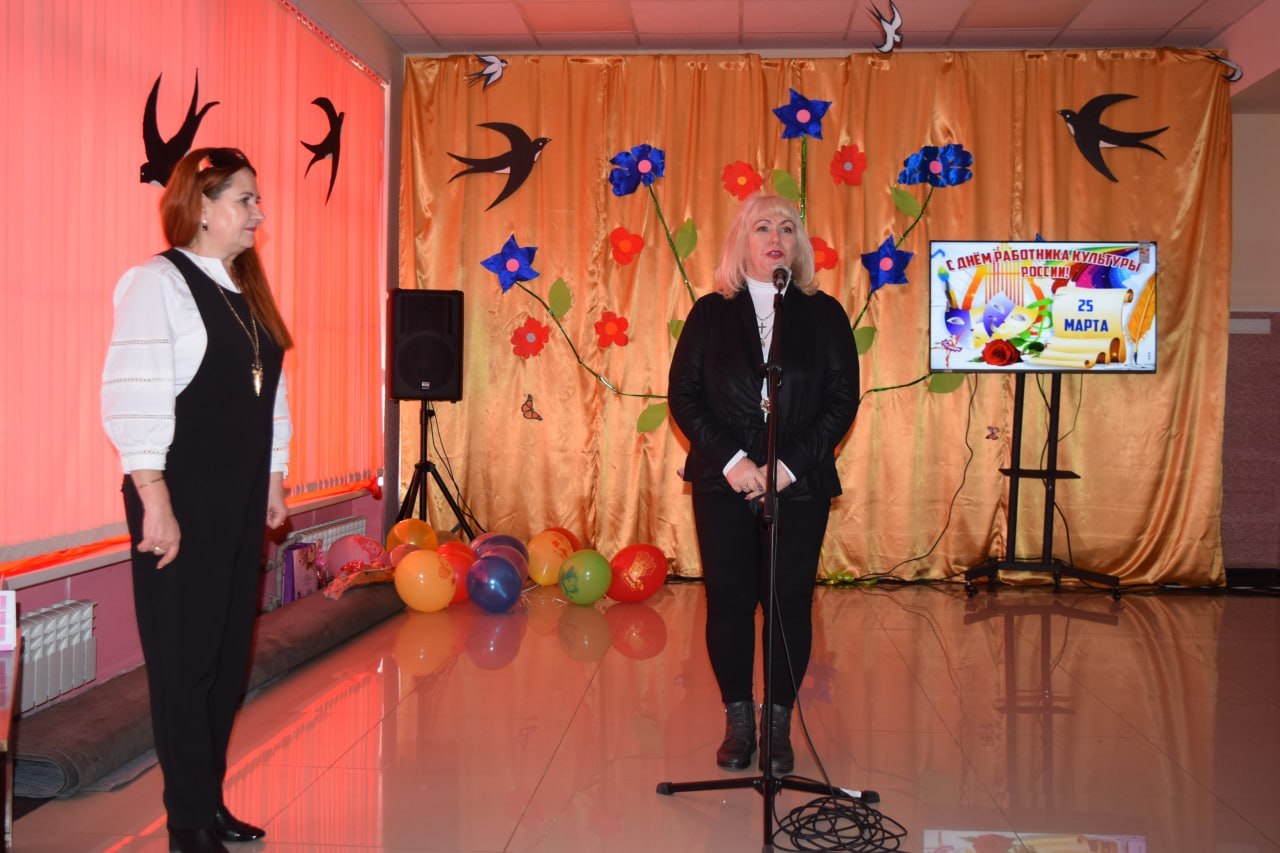 В День работника культуры, Дворец культуры распахнул свои двери для самого торжественного и теплого мероприятия, посвященного профессиональному празднику