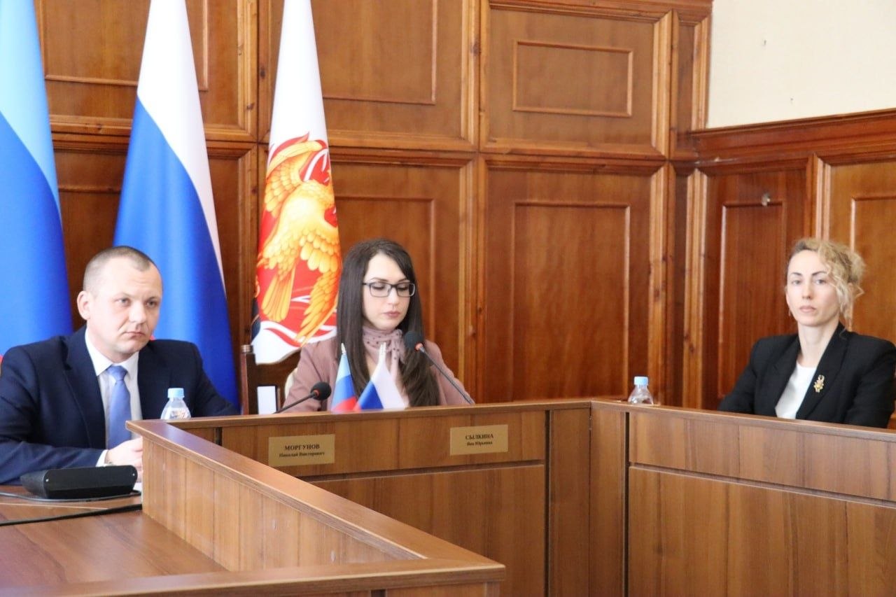 Депутаты заслушали отчет ВРИП Главы городского округа город Северодонецк о результатах деятельности Администрации городского округа, в том числе о решении вопросов, поставленных Советом депутатов