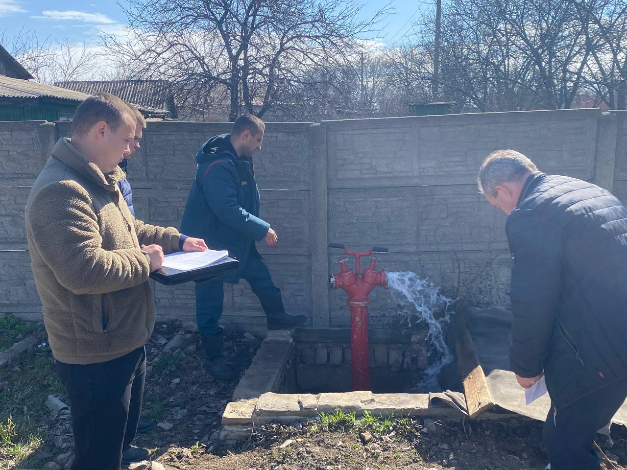 В Лутугинском муниципальном округе проведена проверка пожарных гидрантов в преддверии пожароопасного сезона