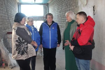 В Зимогорье ремонтируют среднюю школу