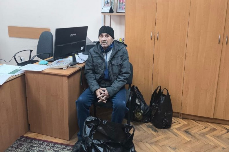 Администрация округа продолжает выдачу гумпомощи нуждающимся категориям граждан от Красноярского регионального отделения ВПП «Единая Россия»