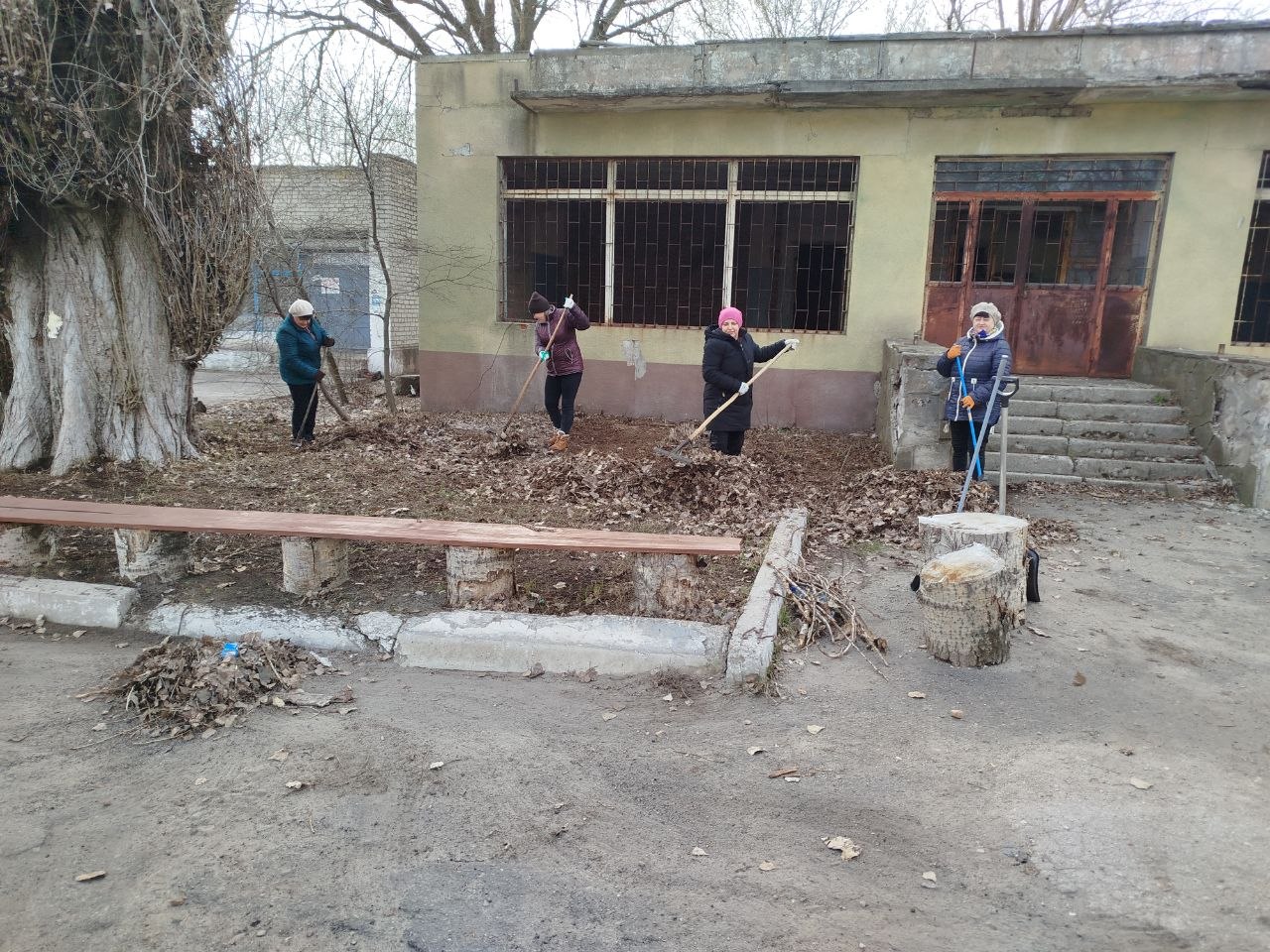 26.03.2026 года в рамках акции "Чистая Республика" сотрудниками Нижнеольховского ОЖО совместно с работниками филиалов ДК сел Нижняя Ольховая и Камышное, библиотекой села Нижняя Ольховая, ГУП ЛНР "Лугансквода", а также...