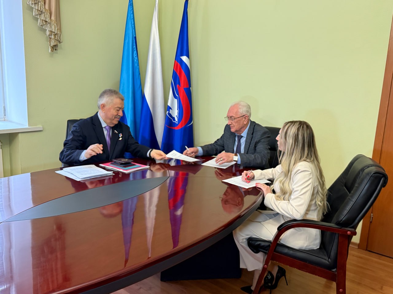 Депутат Госдумы РФ Виктор Водолацкий подал документы для участия в предварительном голосовании «Единой России»