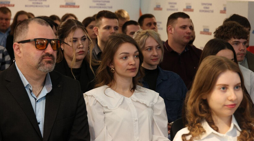 Молодежный парламент ЛНР планирует внедрить единый стандарт работы муниципальных палат