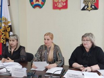 Андрей Рубанцов: В Администрации городского округа город Ровеньки состоялось очередное заседание городской комиссии по делам несовершеннолетних и защите их прав под председательством моего заместителя Кравченко Елены