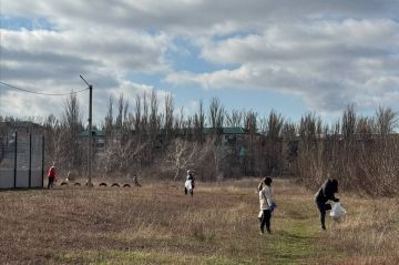 Коллектив филиала №13 Республиканского центра социальной защиты населения внес свой вклад в благоустройство города.Они навели порядок на улице Новой и прилегающей территории физкультурно-оздоровительного комплекса