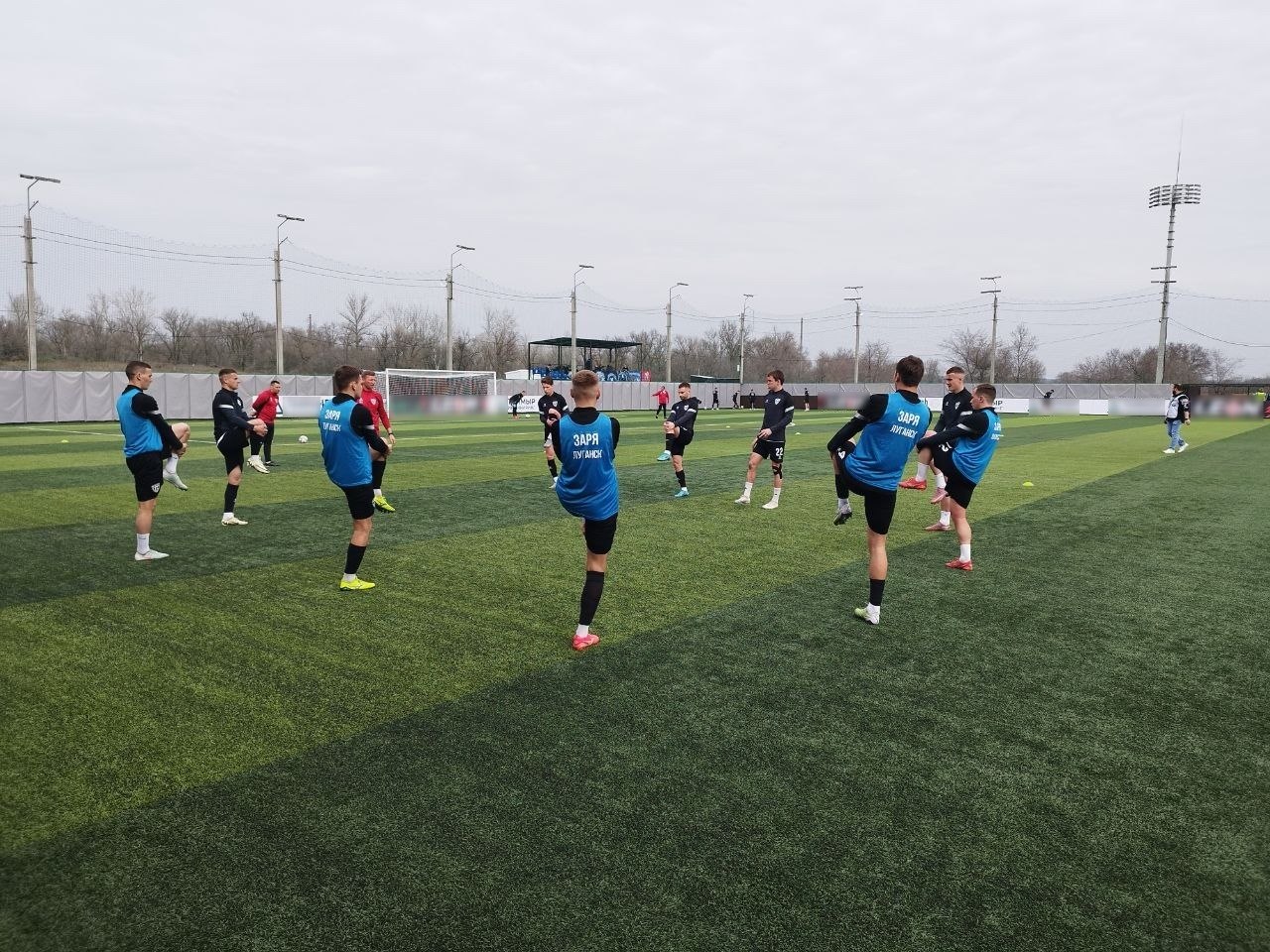 Уже через несколько минут стартует матч ЛУГАНСКОЙ «ЗАРИ» против ФК «Севастополь»!